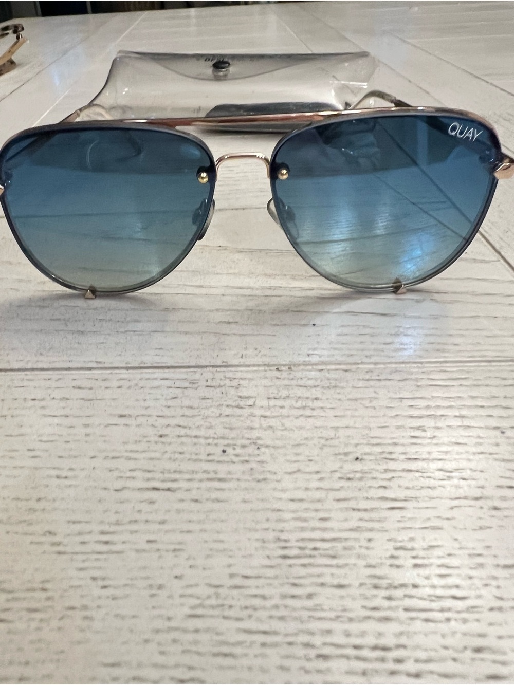Quay Australia x Desi Perkins “High Key” Blue Gradient Aviator Sunglasses-NWT!